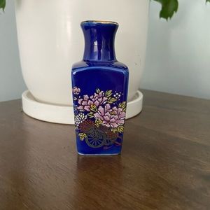 Vintage cobalt blue gold trim cloisonne enamel porcelain bud flower vase